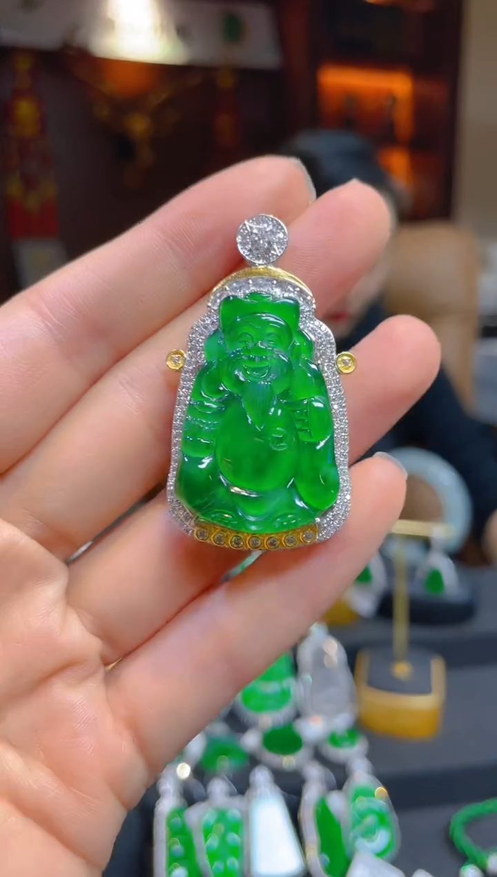 【闪购商品】翡翠颈饰银S925镶嵌113226天然A货翡翠行长吊坠