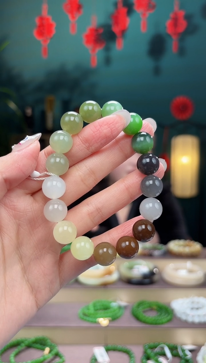 【闪购商品】和田玉手串未镶嵌卡12多宝手串
