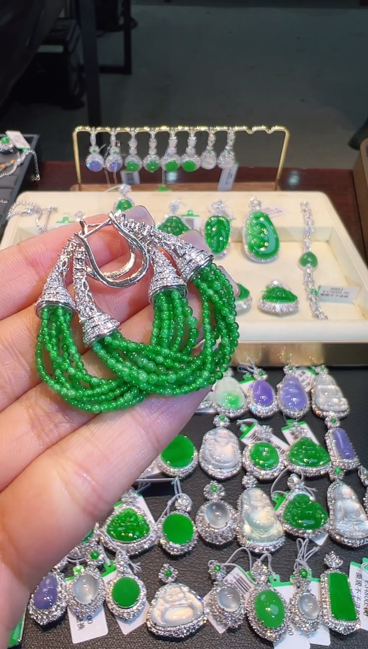 【闪购商品】翡翠耳饰18K金镶嵌翡翠