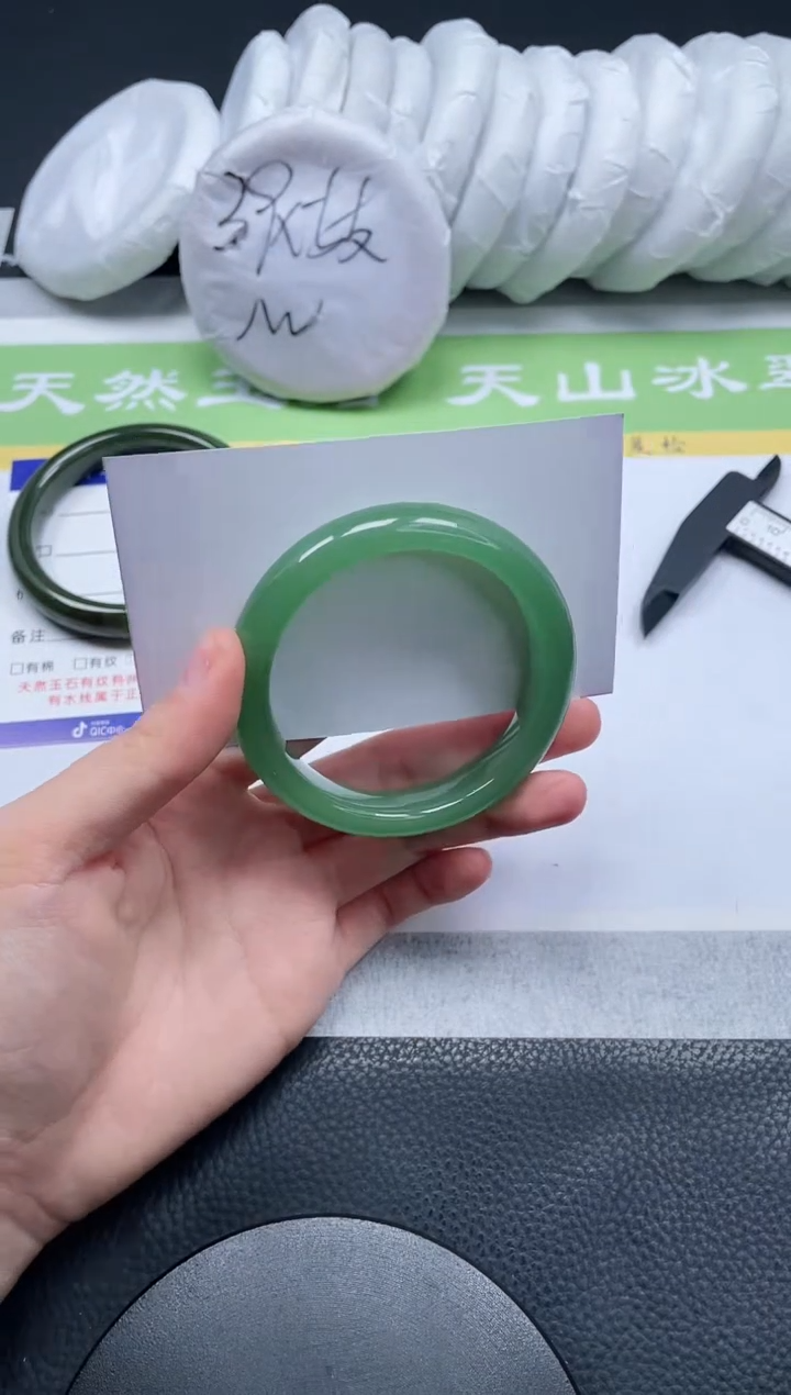 【闪购商品】石英质玉手镯未镶嵌A101-54+