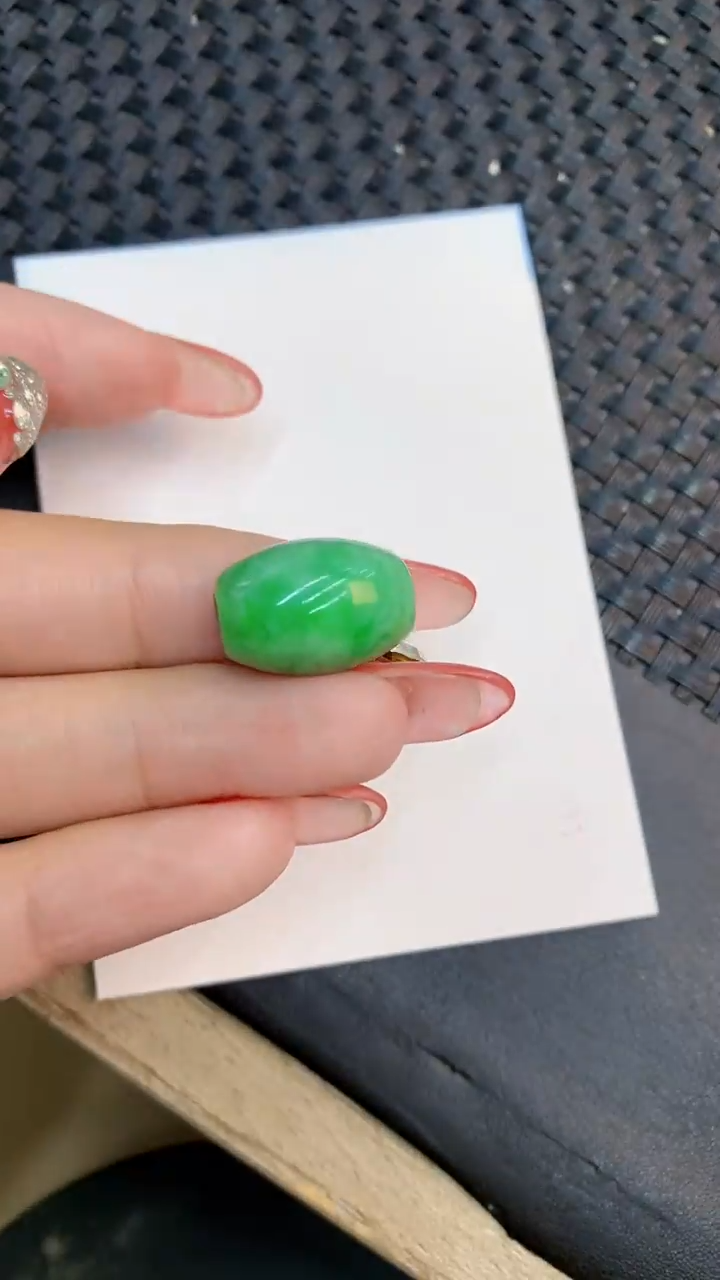 颈饰未镶嵌翡翠1