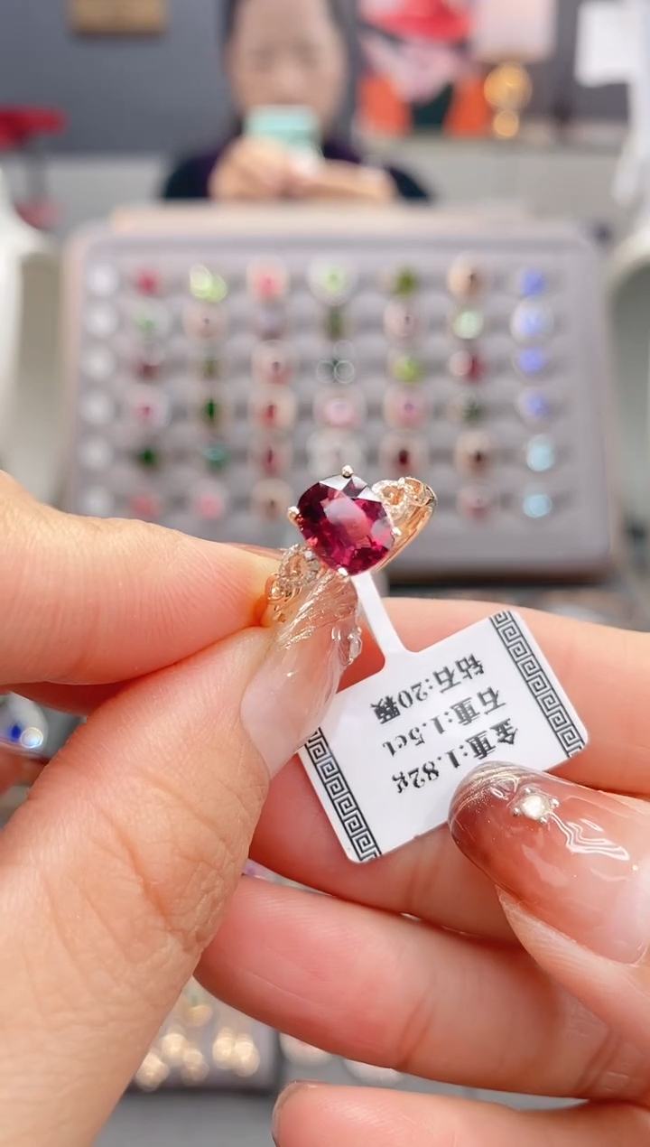 18K金镶嵌戒指碧玺1.5