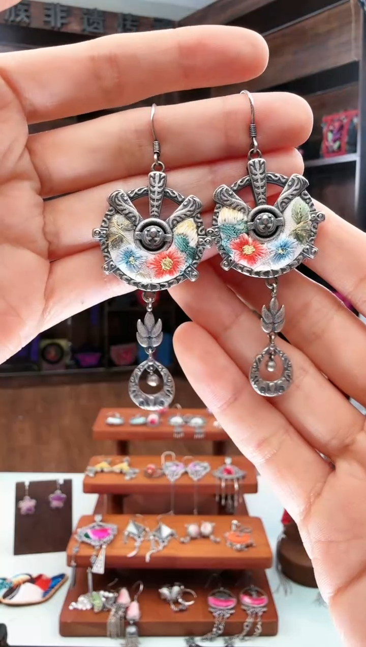 【闪购商品】织绣70蚩梦苗族古绣