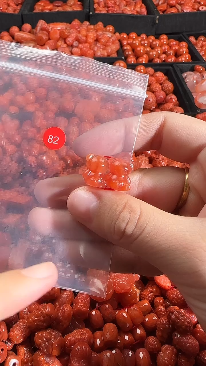 颈饰未镶嵌南红玛瑙1