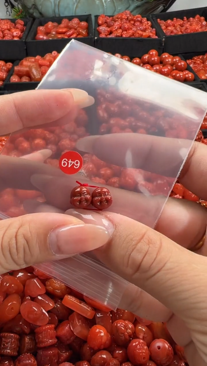 颈饰未镶嵌南红玛瑙1