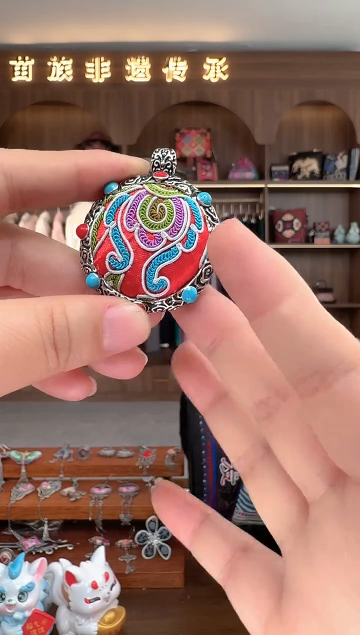 【闪购商品】织绣扶光苗绣传承93