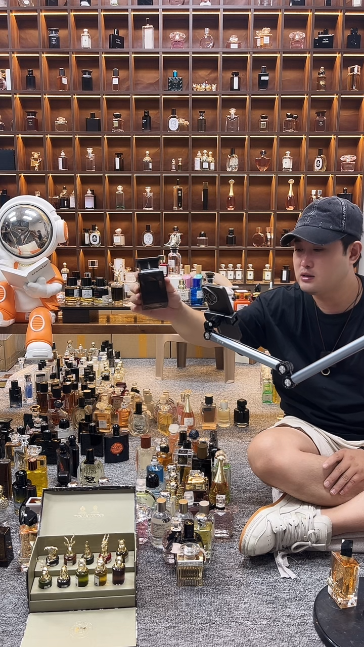 -------裸瓶乌木沉香