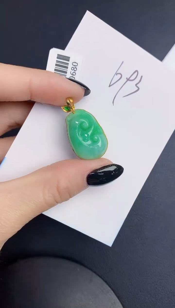【闪购商品】翡翠颈饰18K金镶嵌0000000000