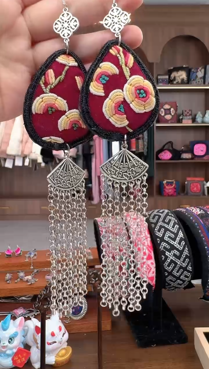 【闪购商品】织绣扶光苗绣传承239