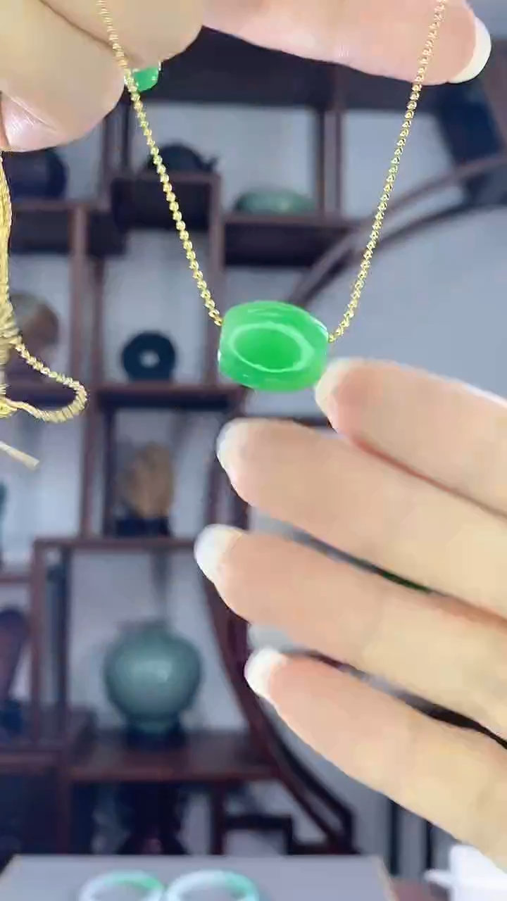 翡翠未镶嵌吊坠(赠链)X8阳绿路路通