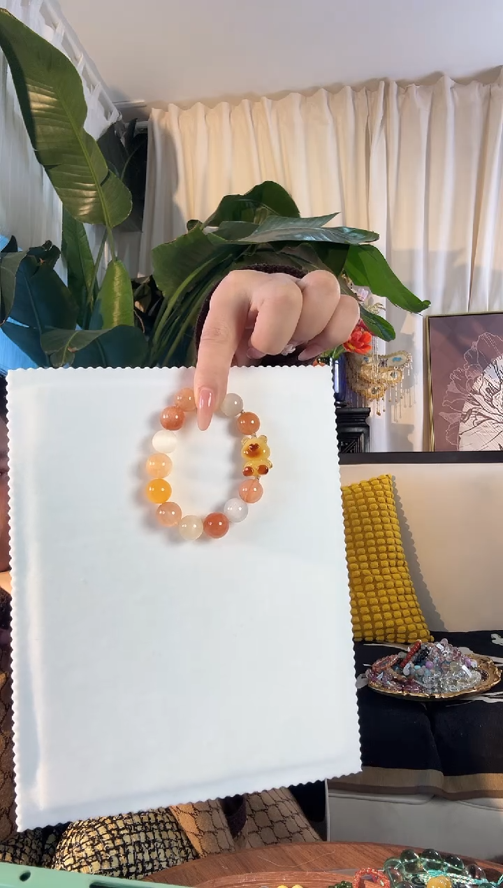 【闪购商品】水晶手串未镶嵌兔毛蜜蜡小熊手串