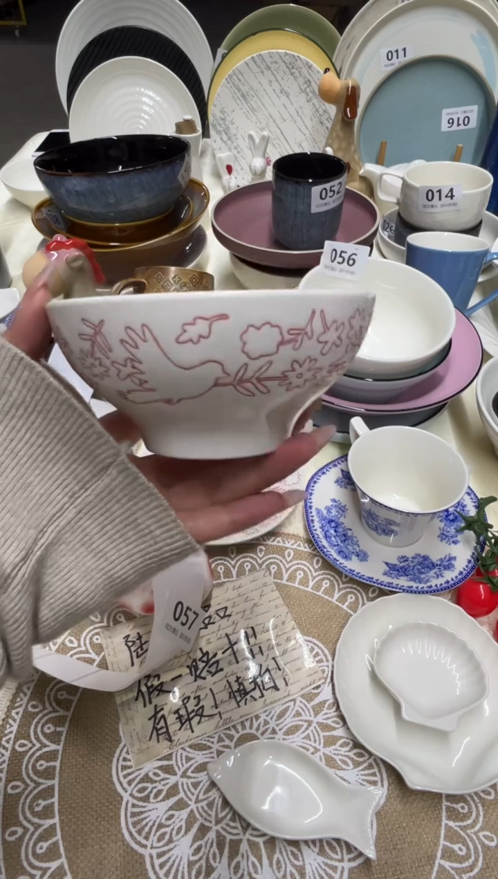 新骨瓷A品 红色 吉祥兔 5寸碗 全标