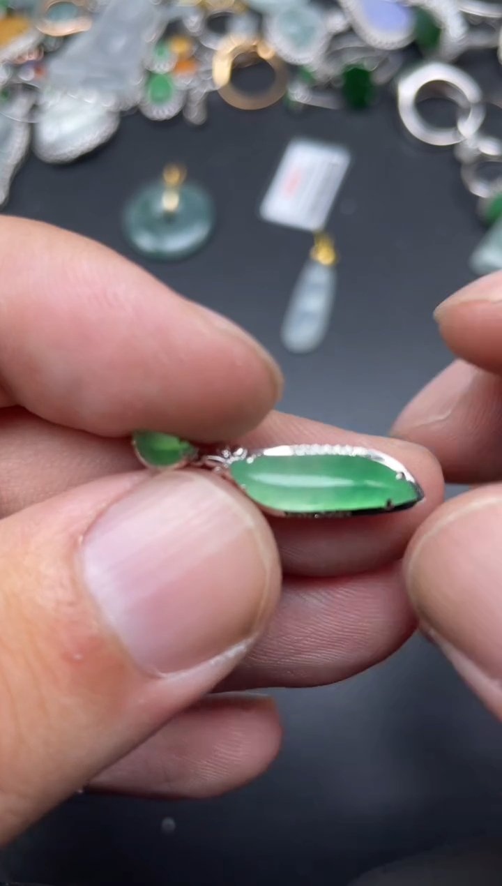 【闪购商品】翡翠颈饰18K金镶嵌foce寄售商品不退不换