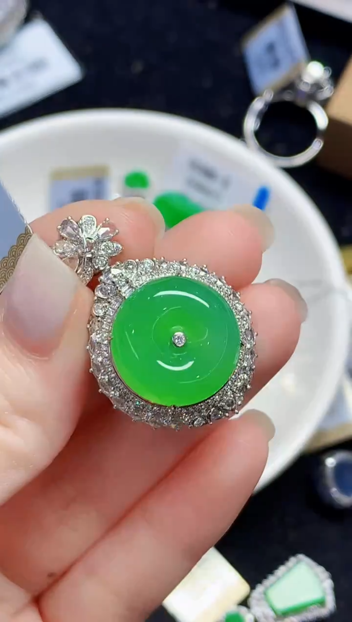 吊坠(不含链)18K金镶嵌翡翠CY