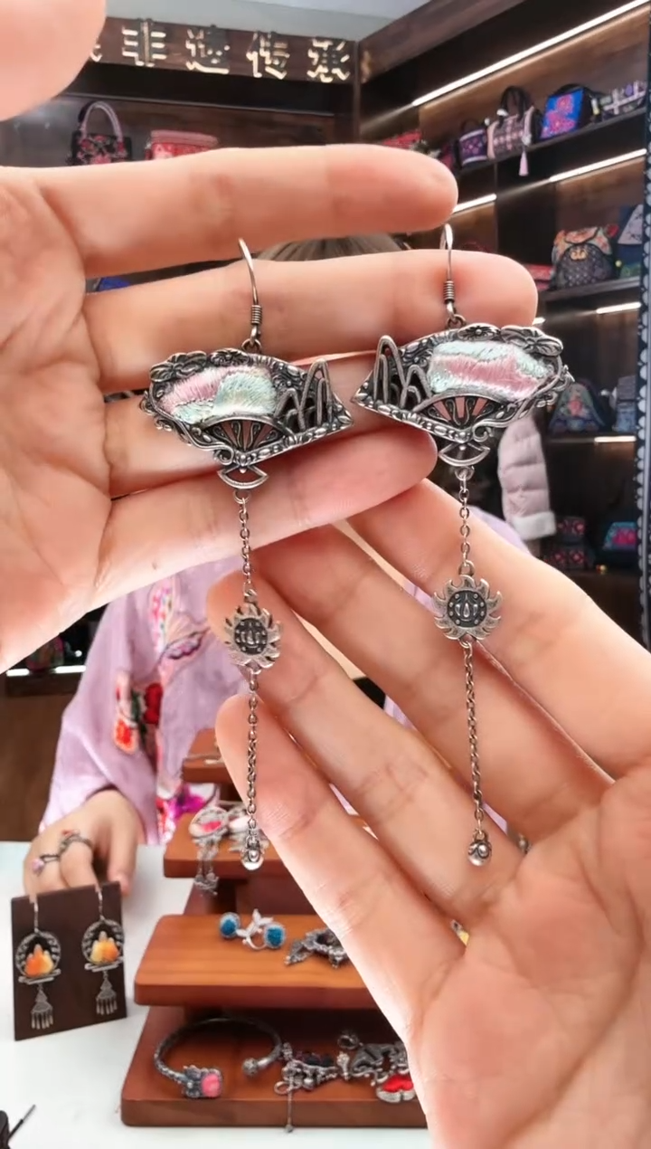 【闪购商品】织绣95蚩梦苗族古绣