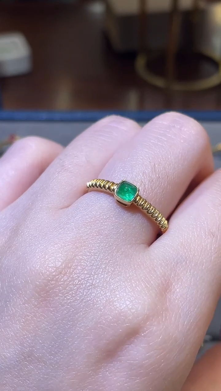 【闪购商品】祖母绿戒指银S925镶嵌0.3ct