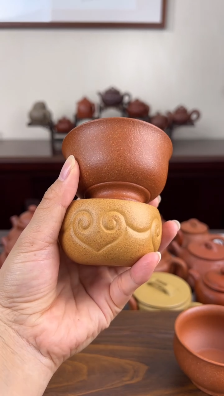 茶壶紫砂好**着黄金段主人杯+降坡杯子