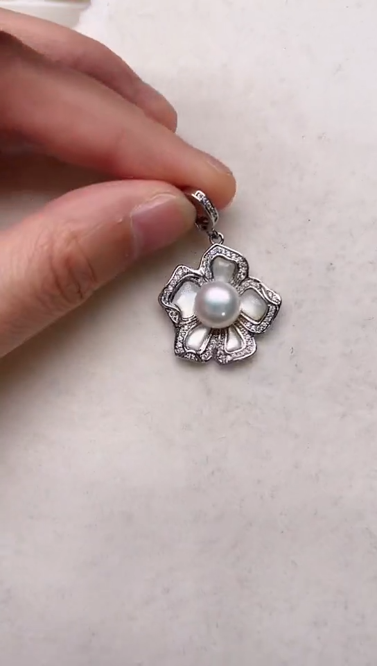 【闪购商品】淡水珍珠颈饰合金银色五福花