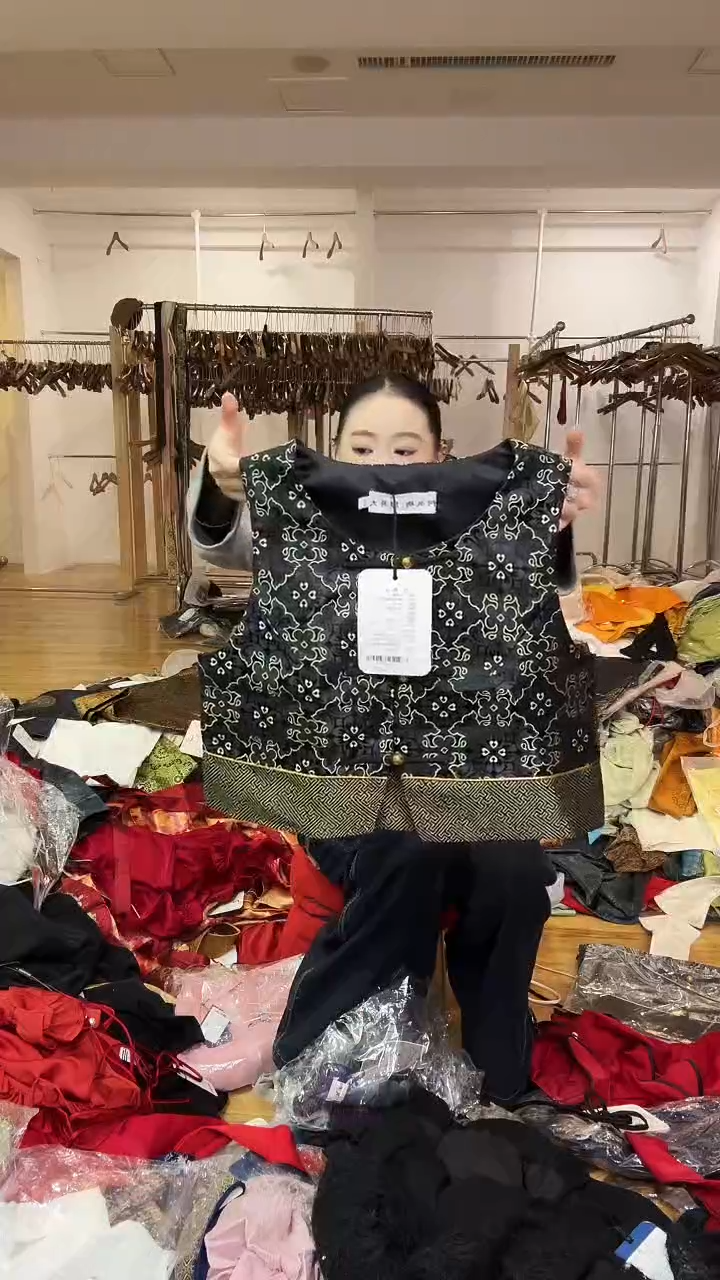 马甲       S码         95斤   