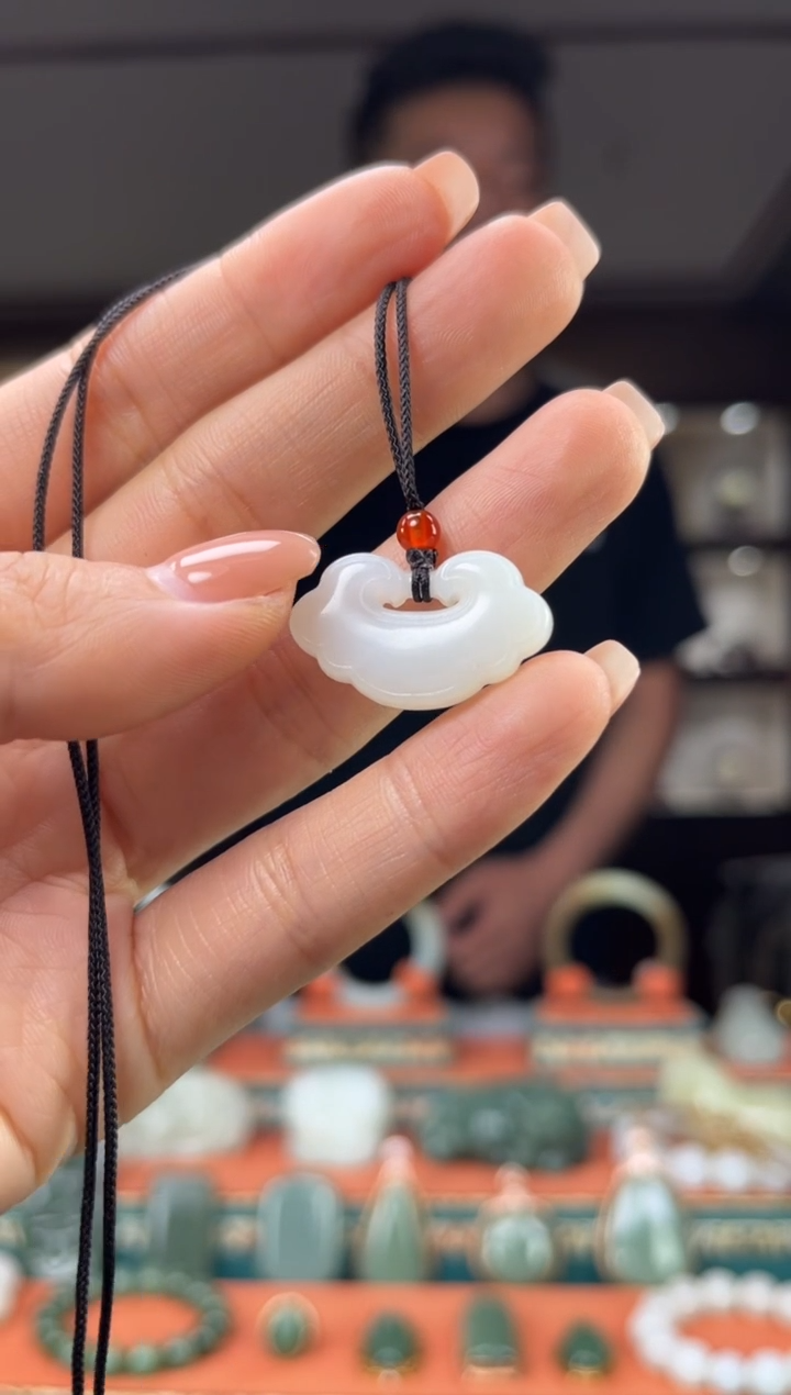 和田玉未镶嵌颈饰1