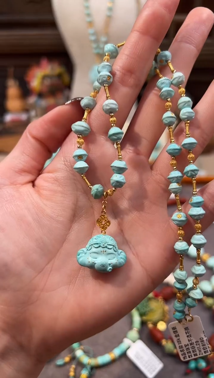 18K金镶嵌绿松石颈饰公主象百香籽项链