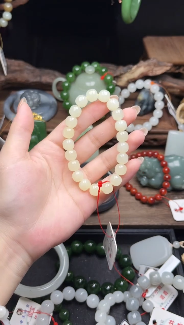 未镶嵌手串和田玉卡10若羌浅黄 老型 9011637