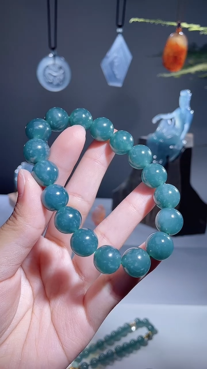 颈饰未镶嵌翡翠手串 多样性发1