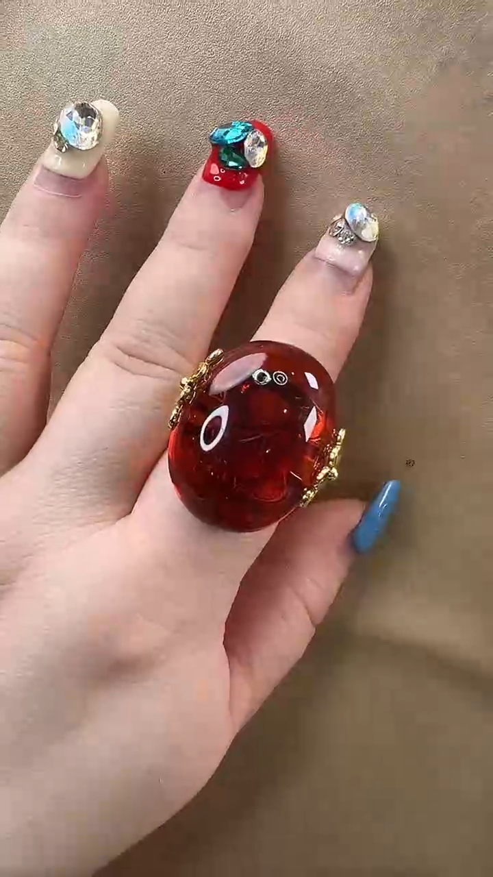 未镶嵌颈饰琥珀戒指