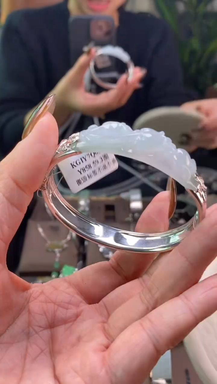 颈饰银S925镶嵌翡翠净货18263