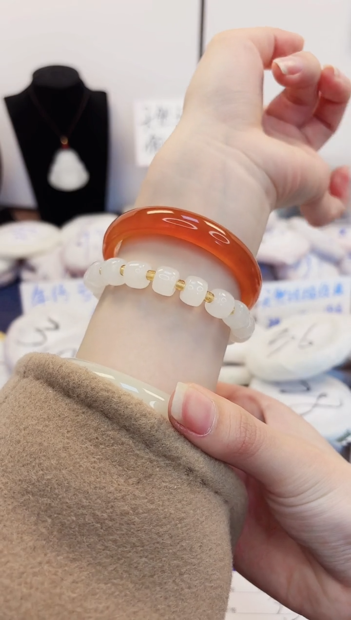 【闪购商品】石英质玉手镯未镶嵌189