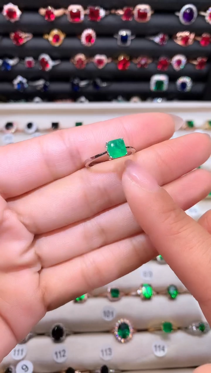 【闪购商品】祖母绿戒指银S925镶嵌6白