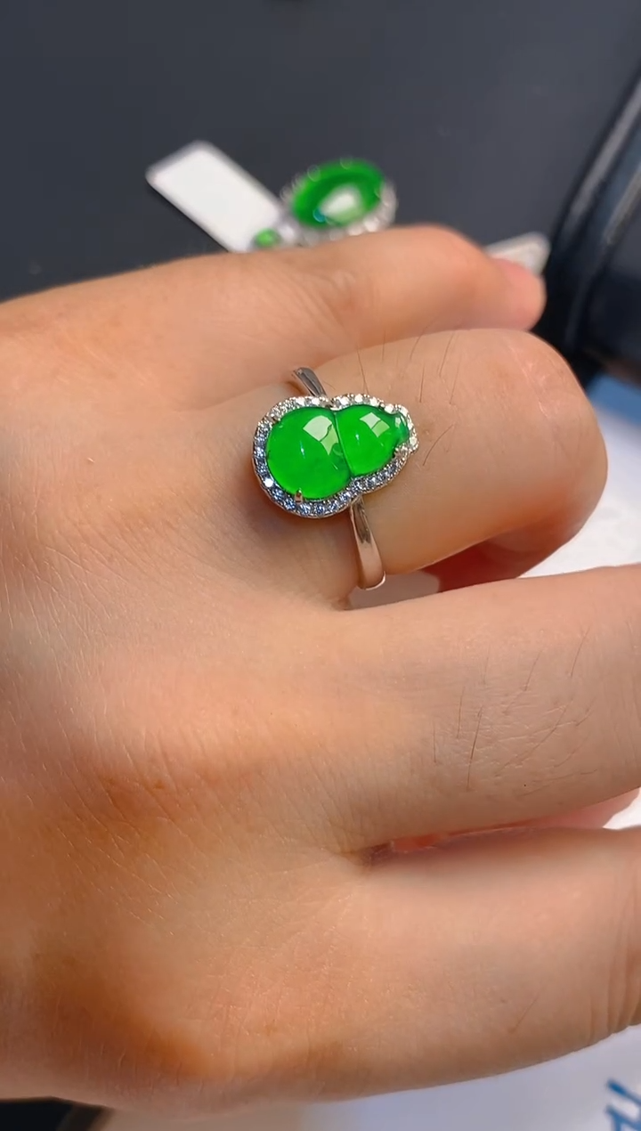 翡翠银S925镶嵌耳饰天然