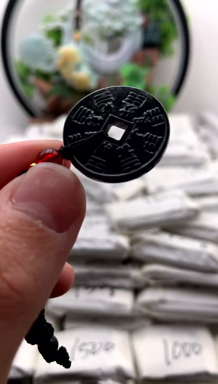 【闪购商品】翡翠颈饰未镶嵌山鬼【品质一般能接受再拍】