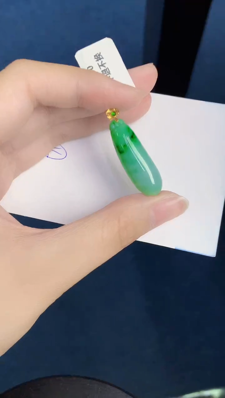 翡翠18K金镶嵌颈饰天然翡翠緬甸A貨