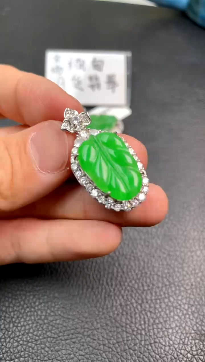 【闪购商品】翡翠吊坠(不含链)银S925镶嵌吊坠