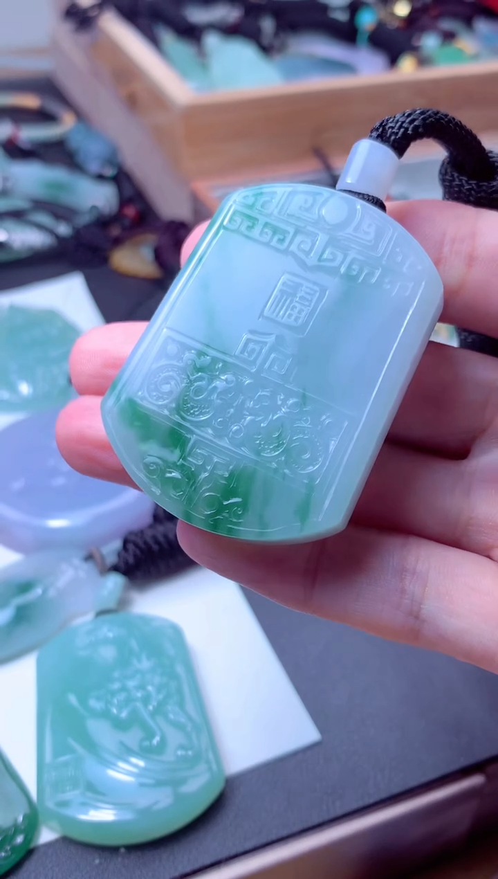 颈饰未镶嵌翡翠天然A货翡翠