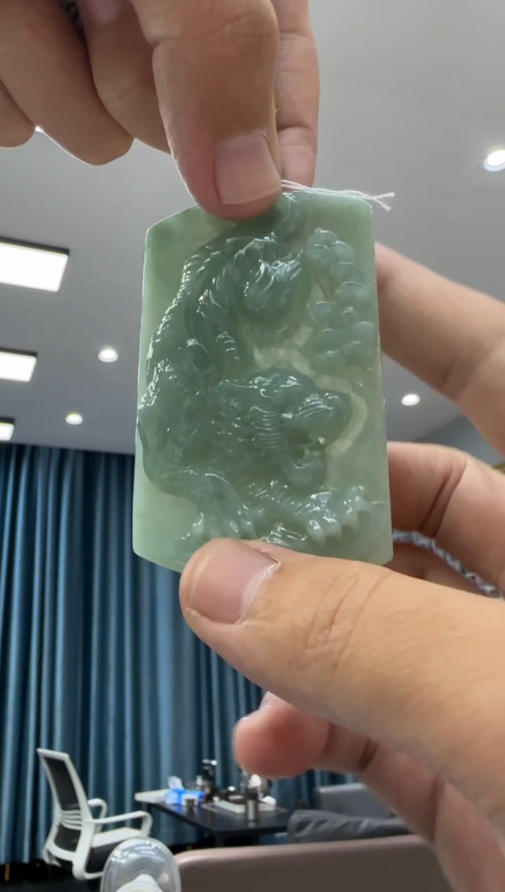 颈饰未镶嵌翡翠天然翡翠A货孤品一件