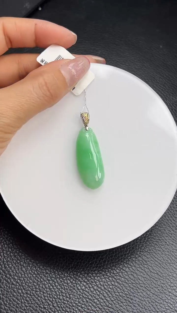 【闪购商品】翡翠颈饰18K金镶嵌YM1047-2 福瓜