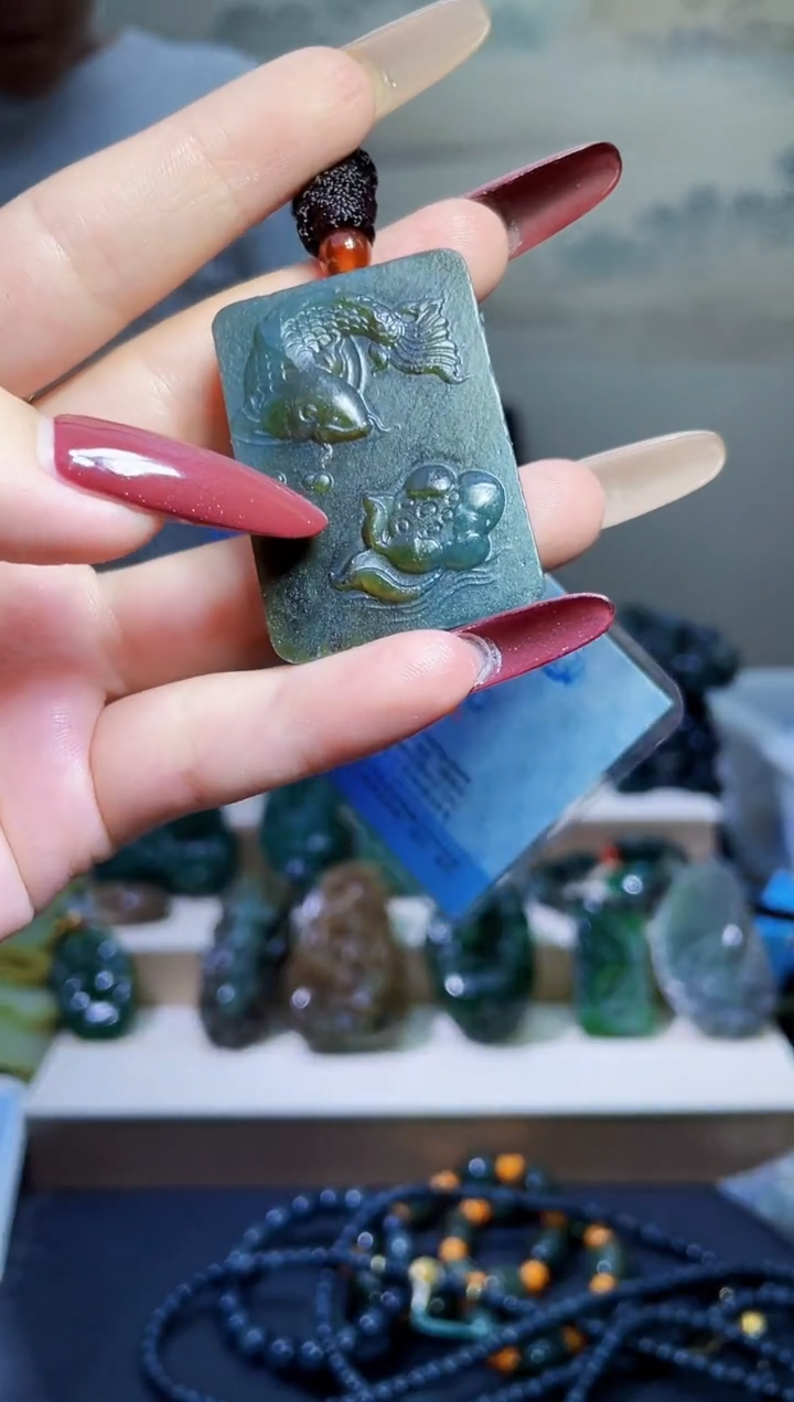 颈饰未镶嵌和田玉1