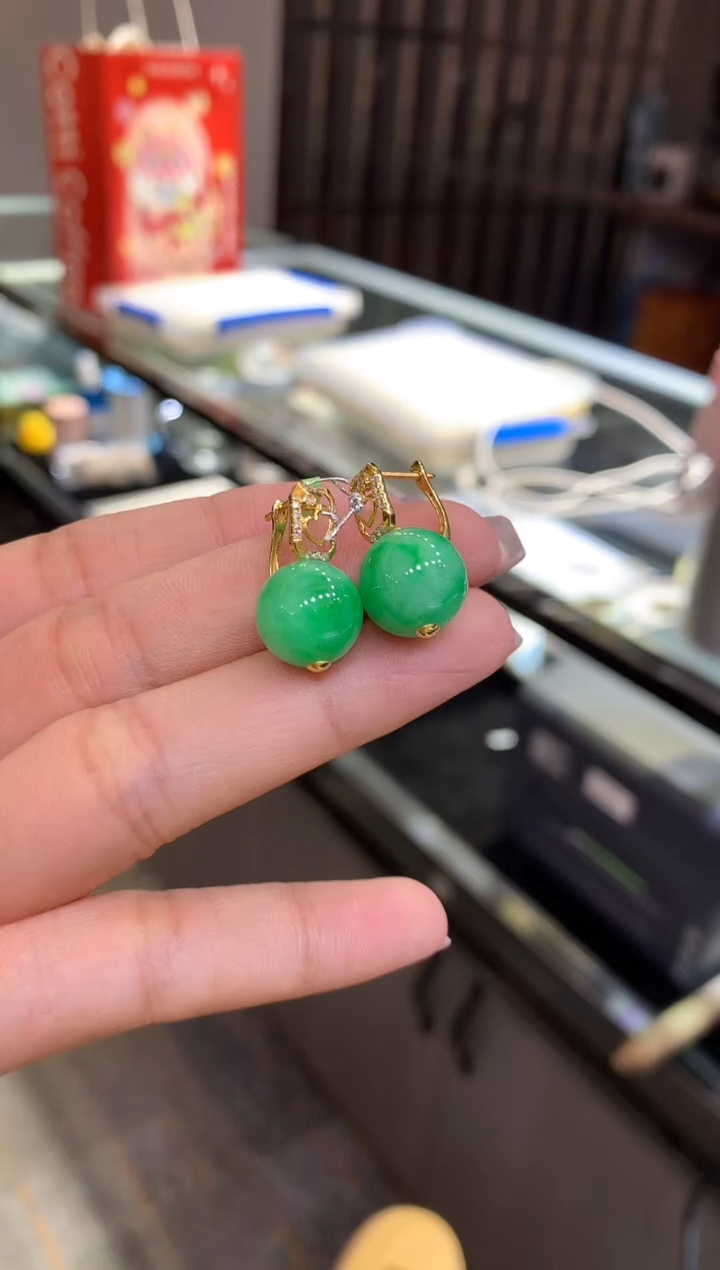 【闪购商品】翡翠吊坠(不含链)18K金镶嵌耳饰