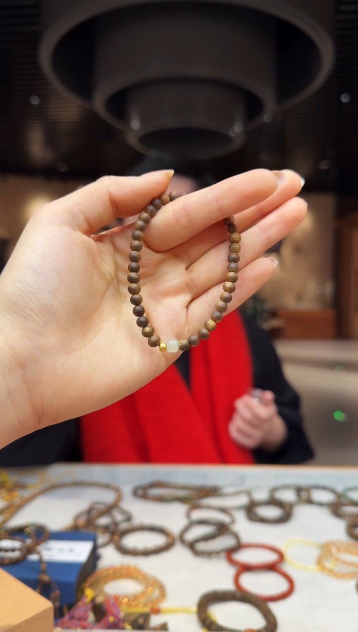 【闪购商品】沉香手串海南莺歌绿棋单圈圆珠