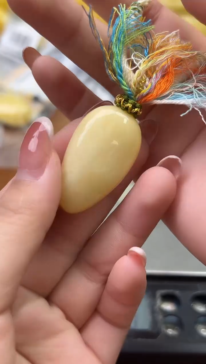 未镶嵌琥珀裸石琥珀蜜蜡吊坠