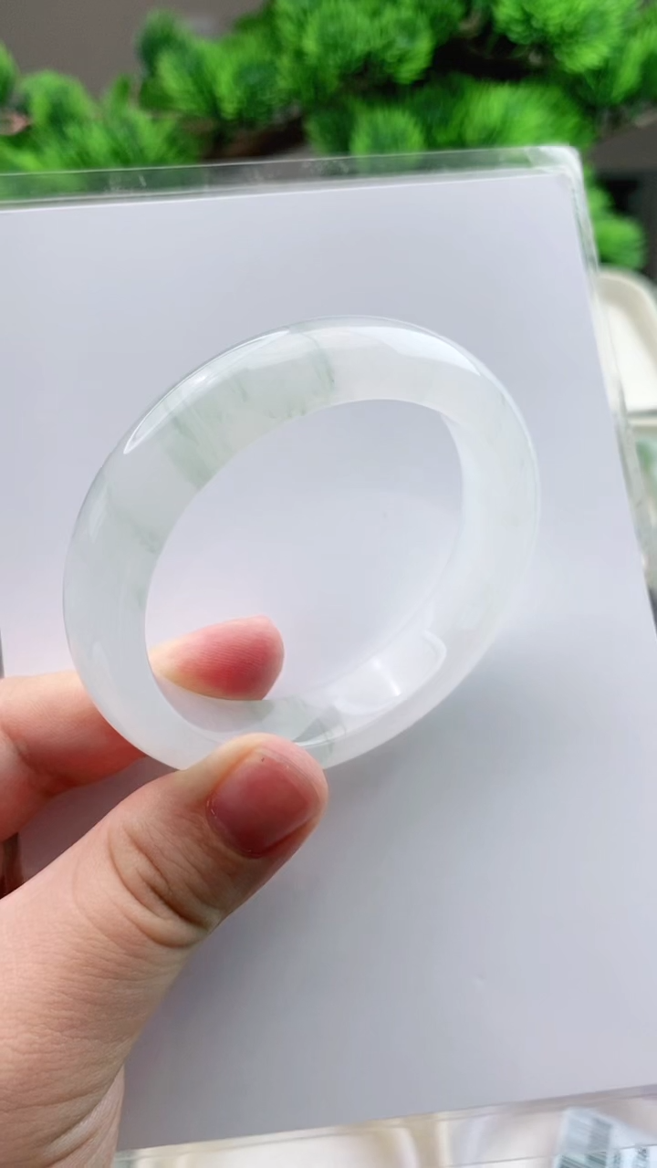 【闪购商品】石英质玉手镯未镶嵌51