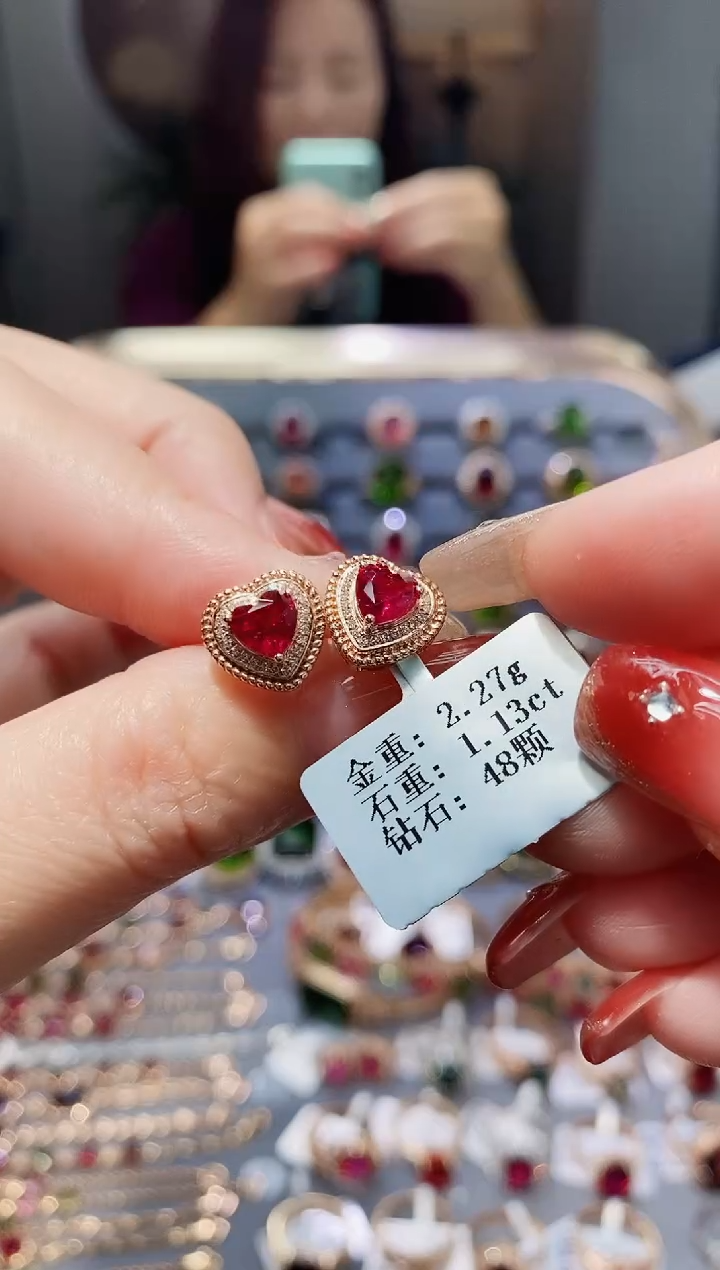 【闪购商品】碧玺耳饰18K金镶嵌1.13配钻