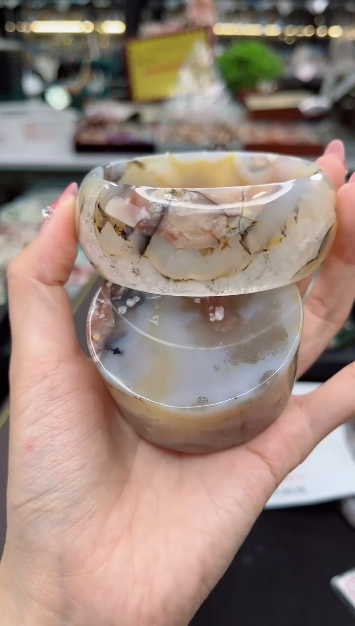 【闪购商品】石英质玉手镯未镶嵌64圈口（赠品镯心）s9772