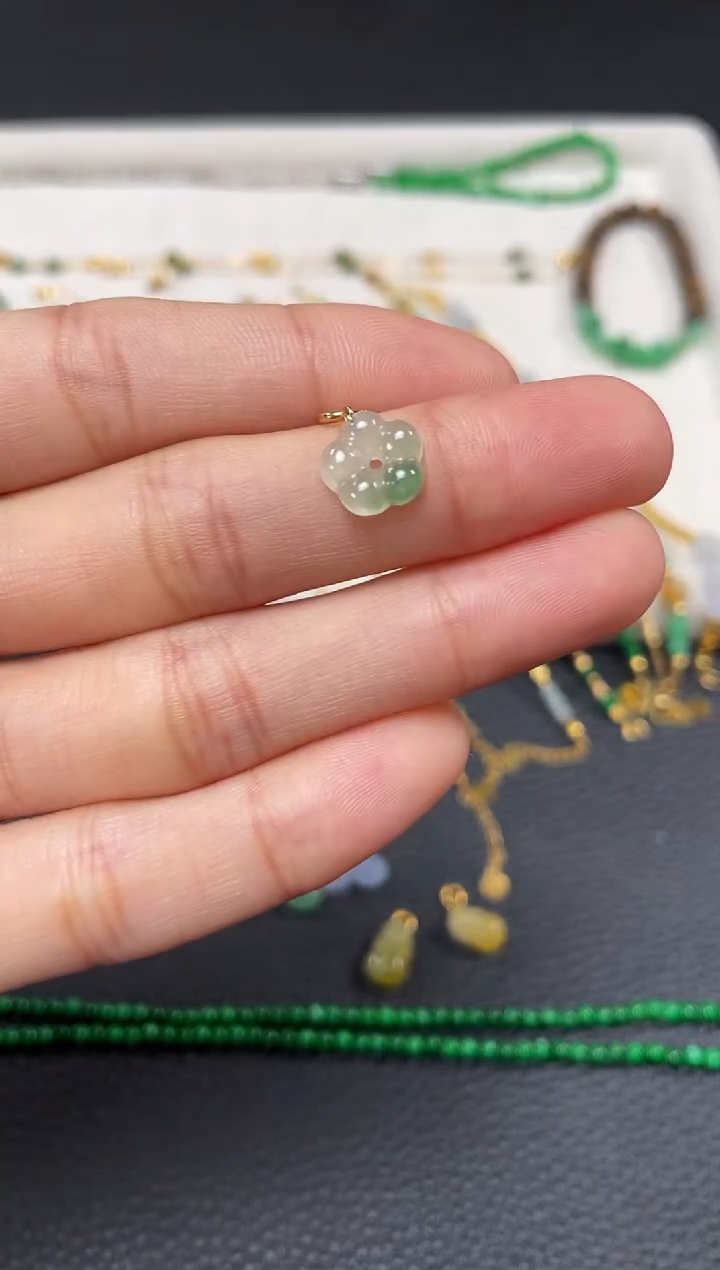 【闪购商品】翡翠吊坠(不含链)18K金镶嵌一个  JK418