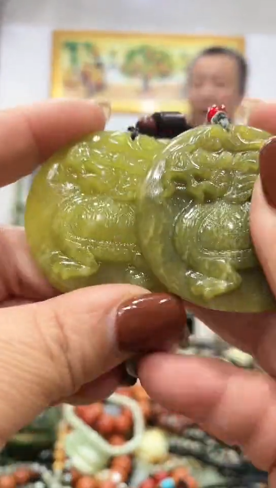 未镶嵌蛇纹石玉吊坠多样性发货发其中一件