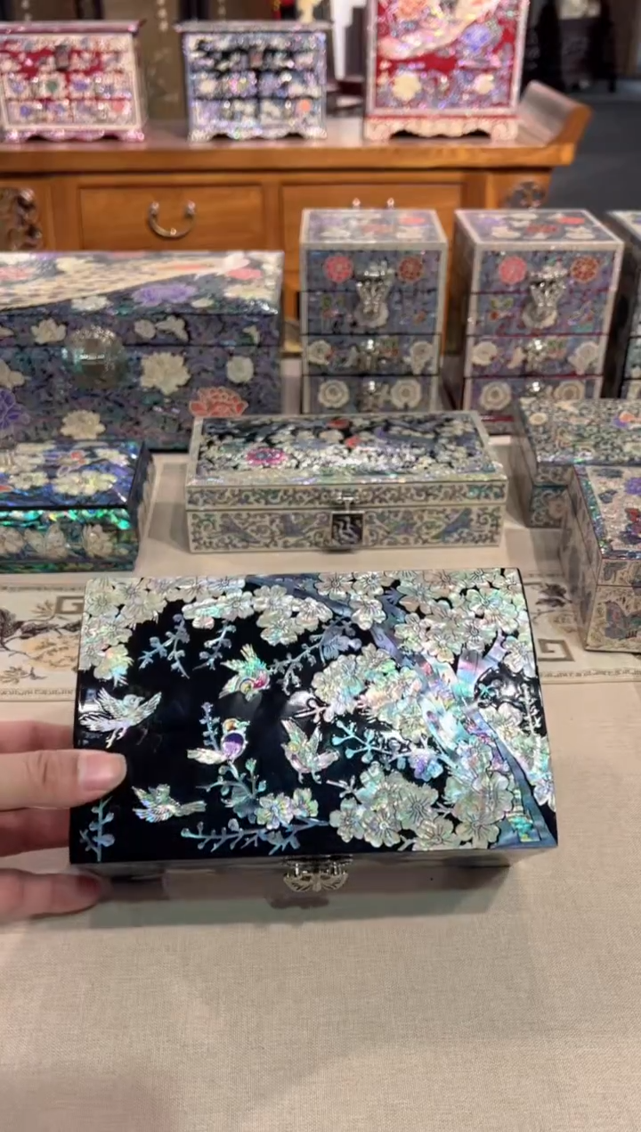 【闪购商品】按扣绒布底·弘贝雅螺钿漆器文化馆 