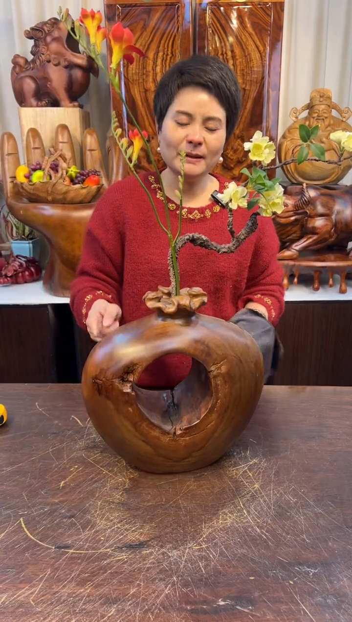 【闪购商品】香樟木实木创意花器