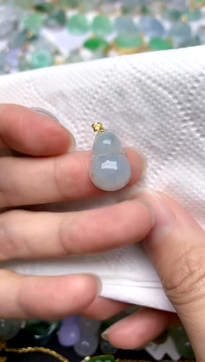 颈饰18K金镶嵌翡翠天然A货翡翠